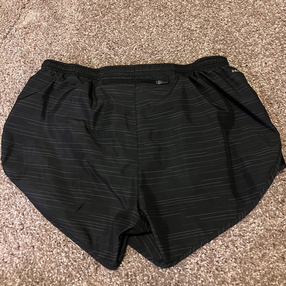Nike Pants - Nike drifit shorts M